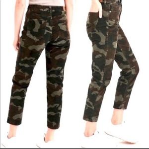 American Eagle Camo Courduroy Mom Jeans (size 6)